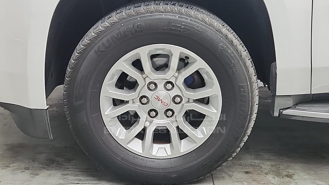 2015 GMC Yukon — Front Left Tyre — Photo 35