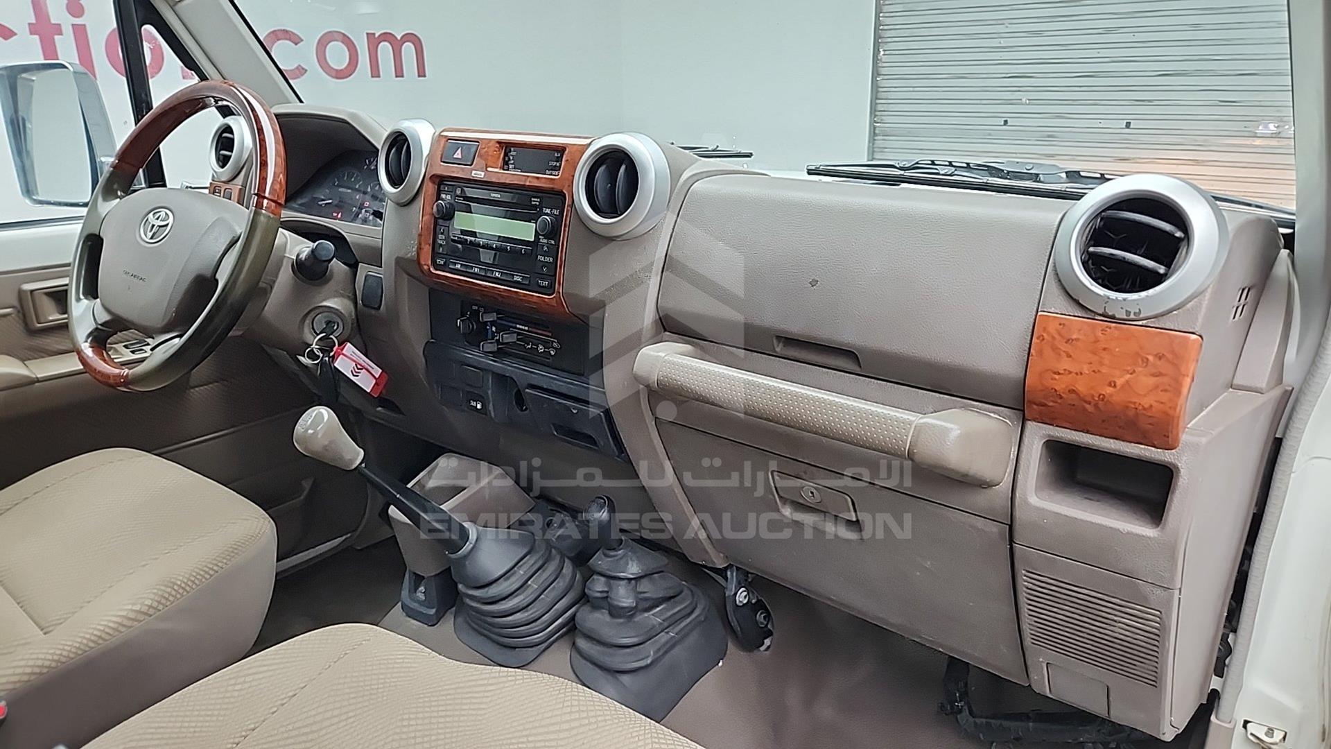 2013 TOYOTA LAND CRUISER PICKUP VIN: JTFLU73J6D4538691