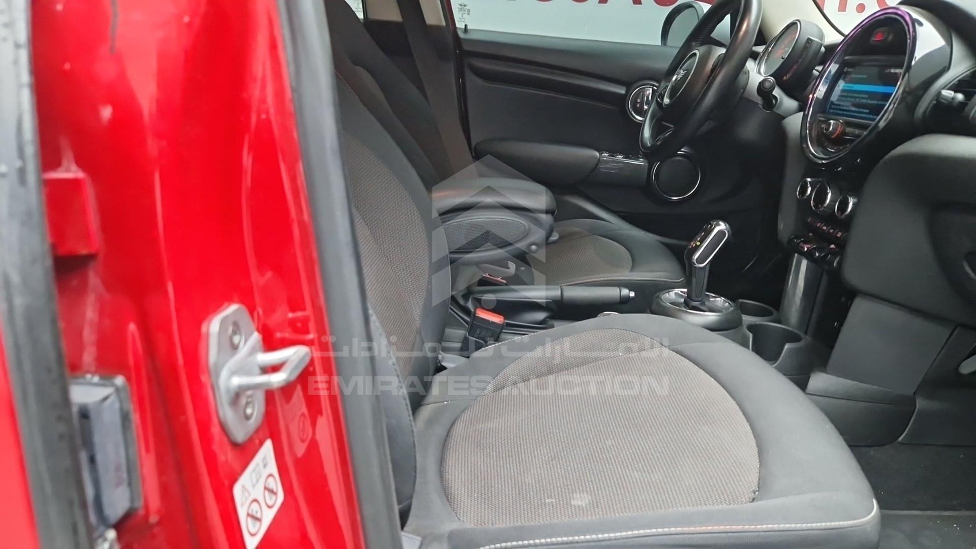 2019 MINI COOPER VIN: WMWXU7A09KTM90284