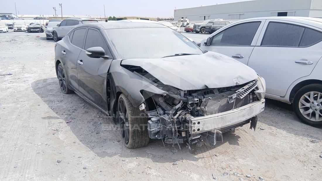 2017 Nissan Maxima — Front Right Angle — Photo 10