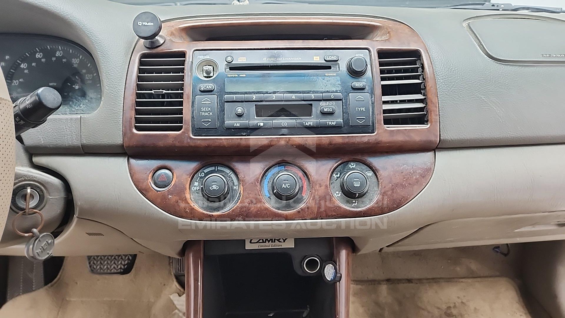 2004 TOYOTA CAMRY VIN: JTDBE32K940256749