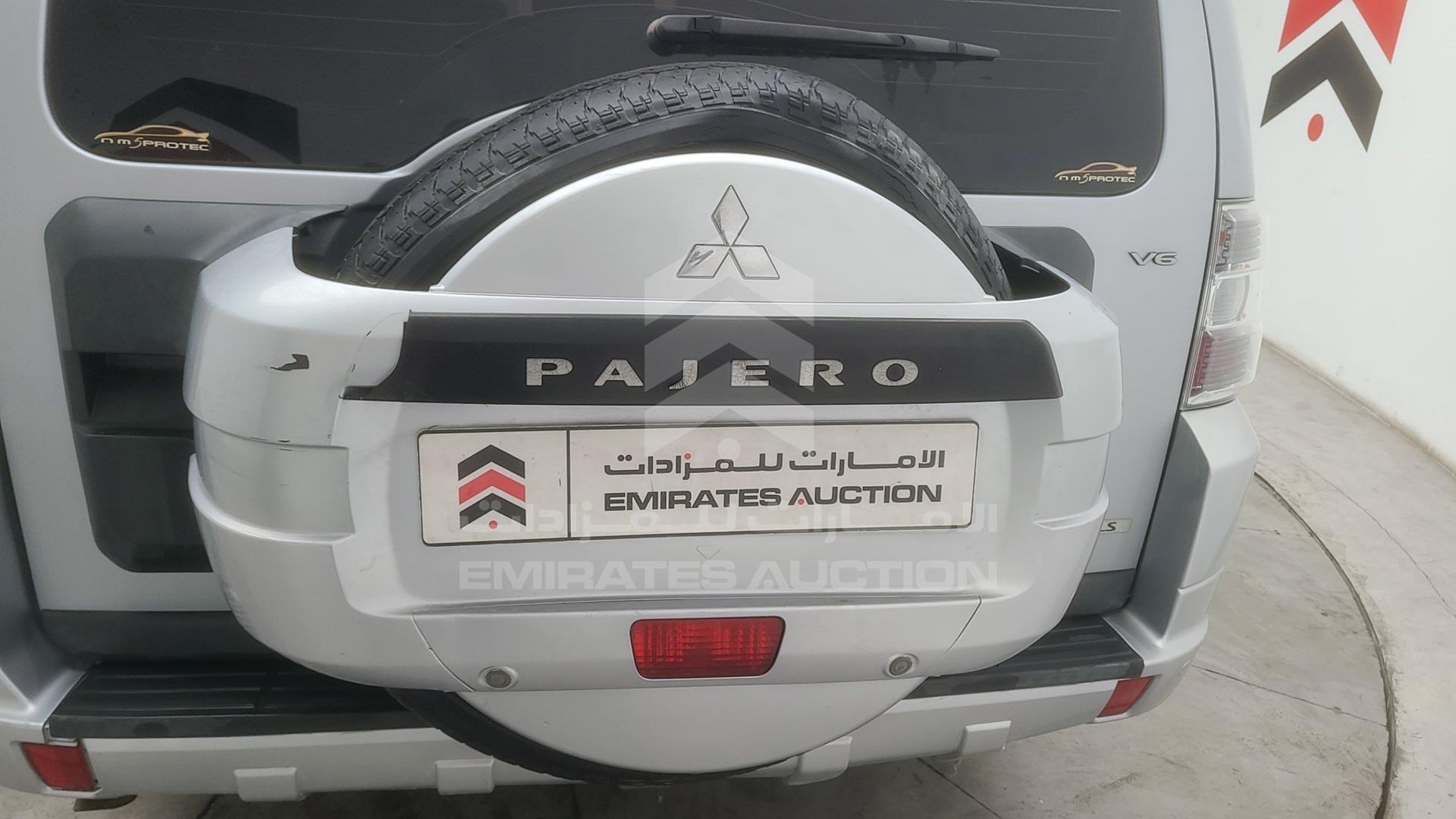 2011 MITSUBISHI PAJERO VIN: JMYLRV95WBJ704959