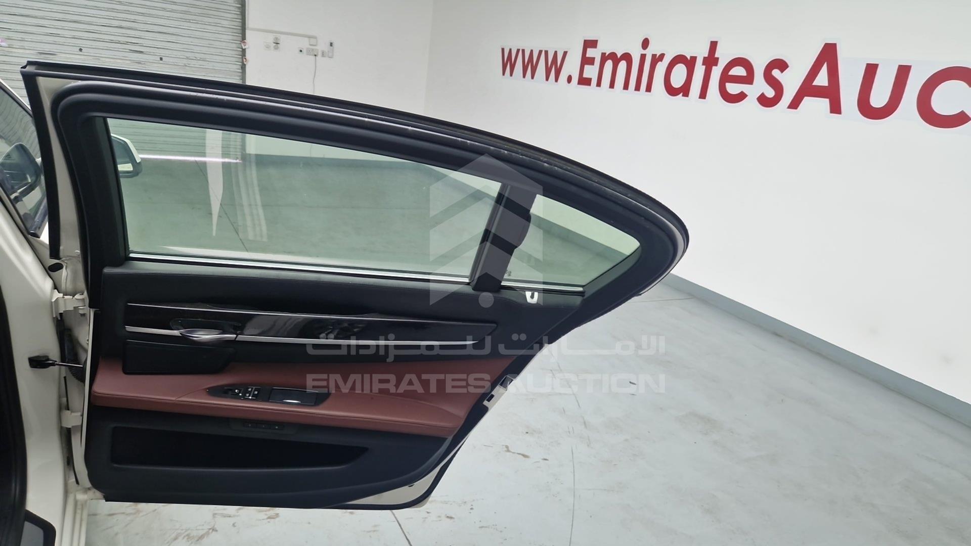 2011 BMW 750 VIN: WBAKB8101BC345410