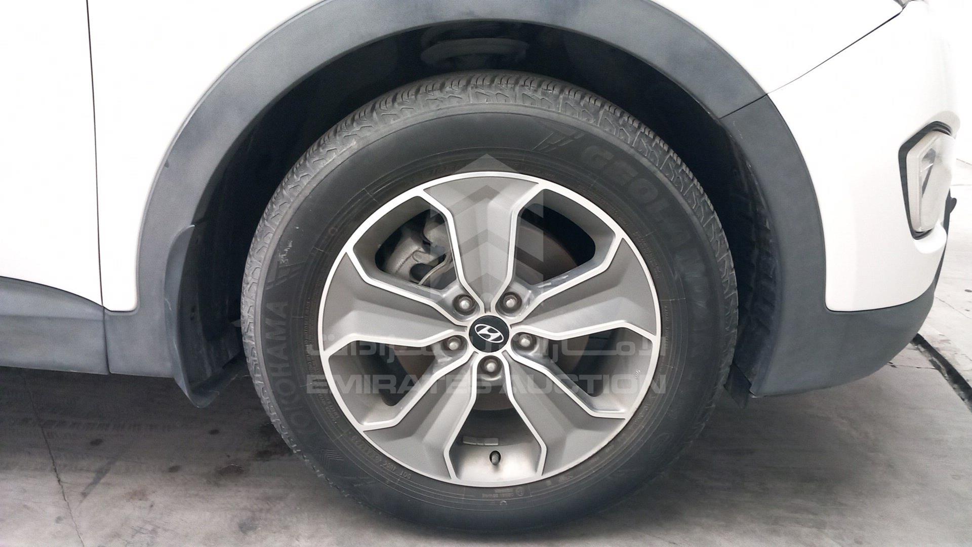 2014 HYUNDAI SANTA FE VIN: KMHSM81E6EU050192