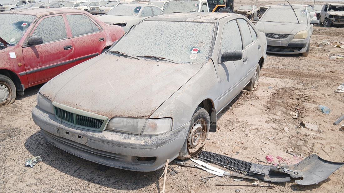 نيسان صني 1999 — الزاوية الأمامية اليسرى — صورة 10