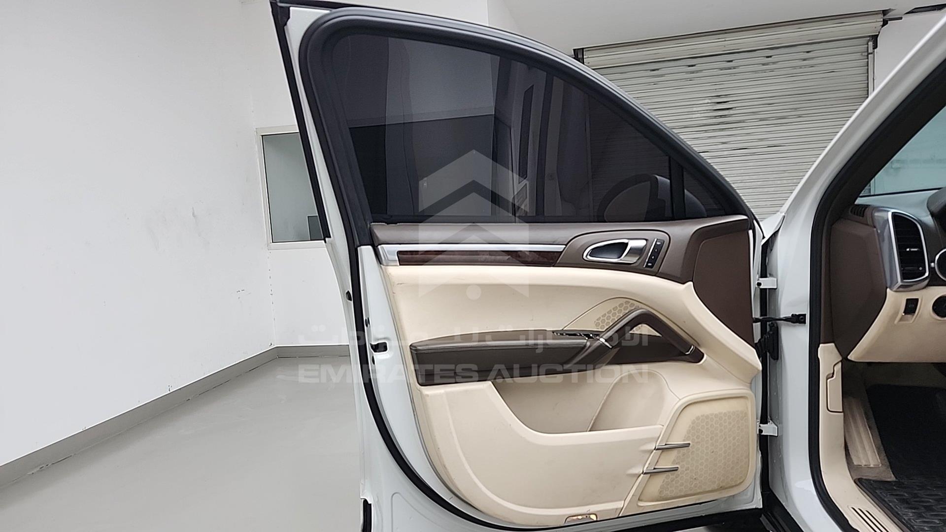 2012 PORSCHE CAYENNE VIN: WP1ZZZ92ZCLA06911