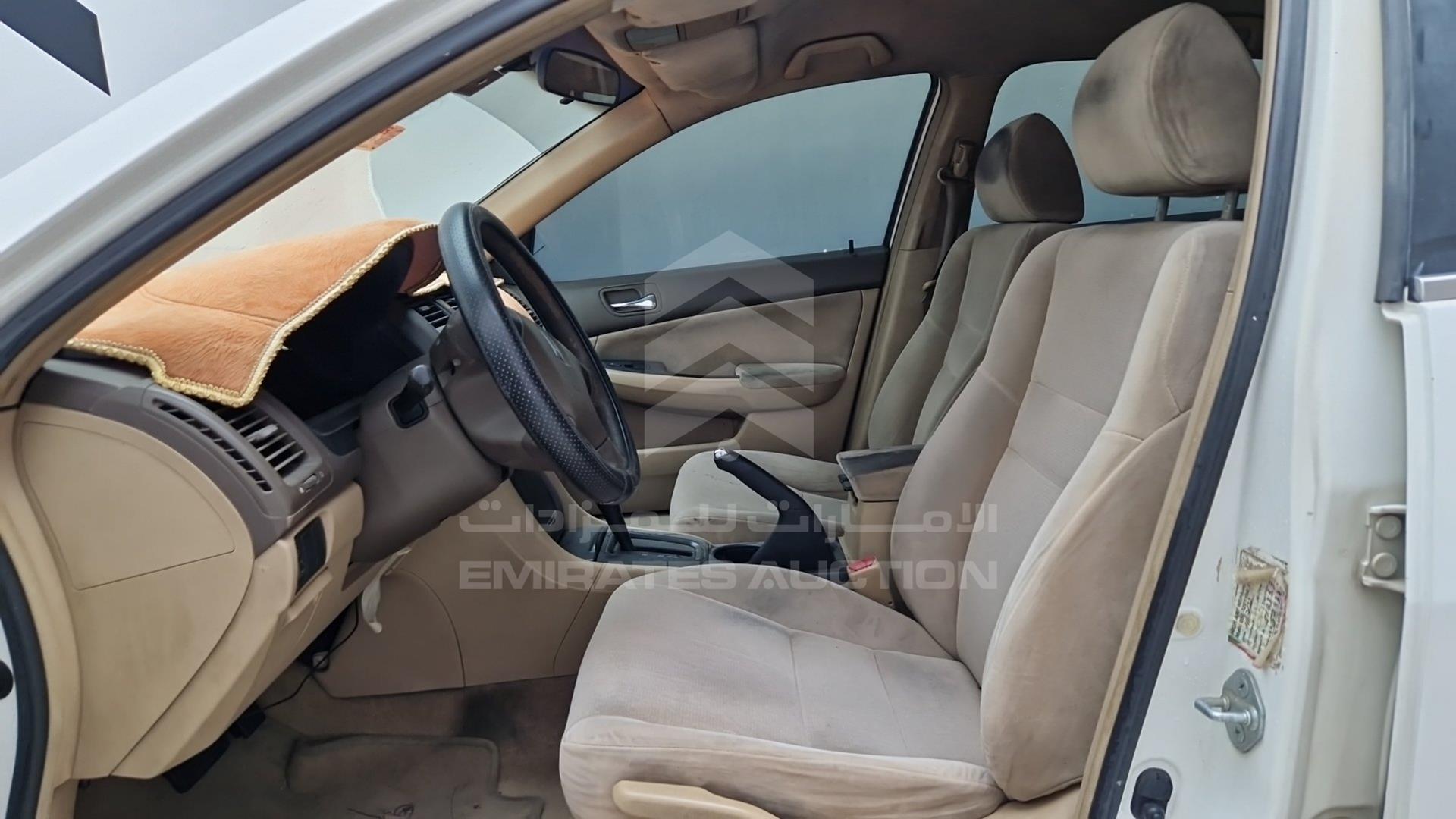 2004 HONDA ACCORD VIN: JHMCM56584C401056