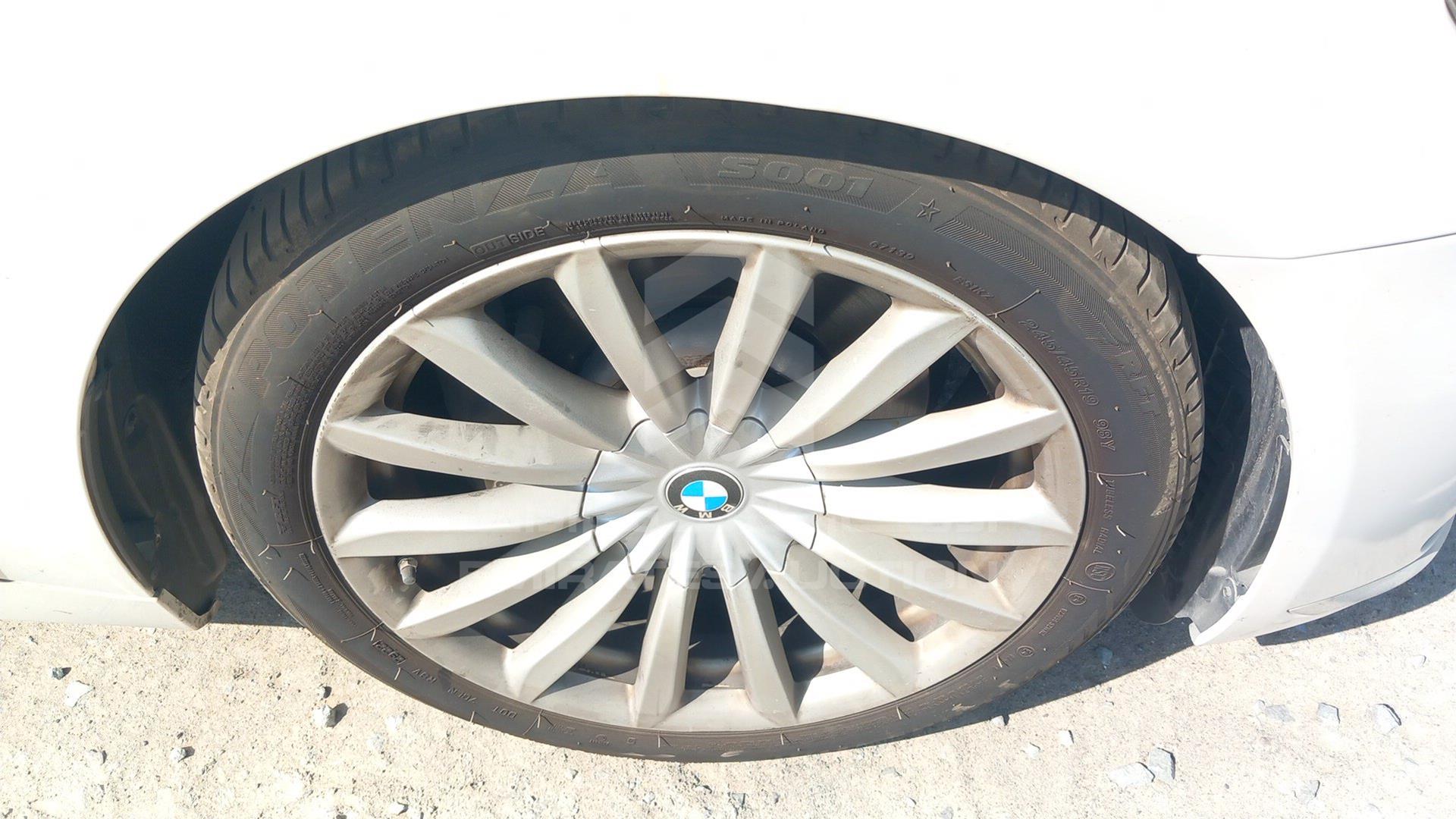 2016 BMW 730 VIN: WBA7E010XGG560458