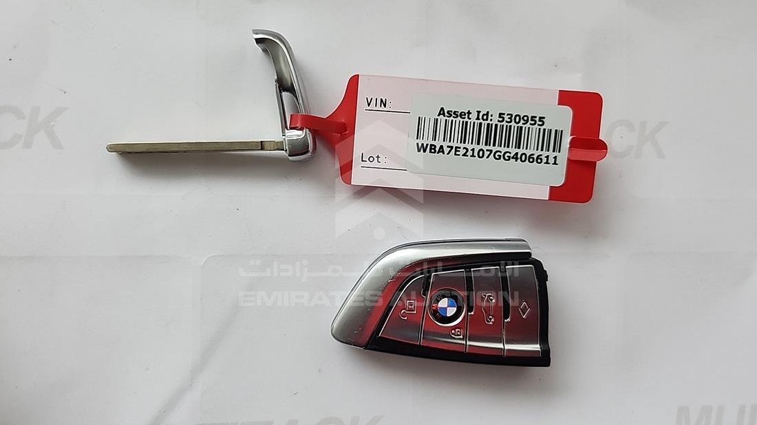 2016 BMW 740 LI — Keys — Photo 6