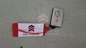 2015 Toyota Previa — Keys — Photo 5 — Thumbnail