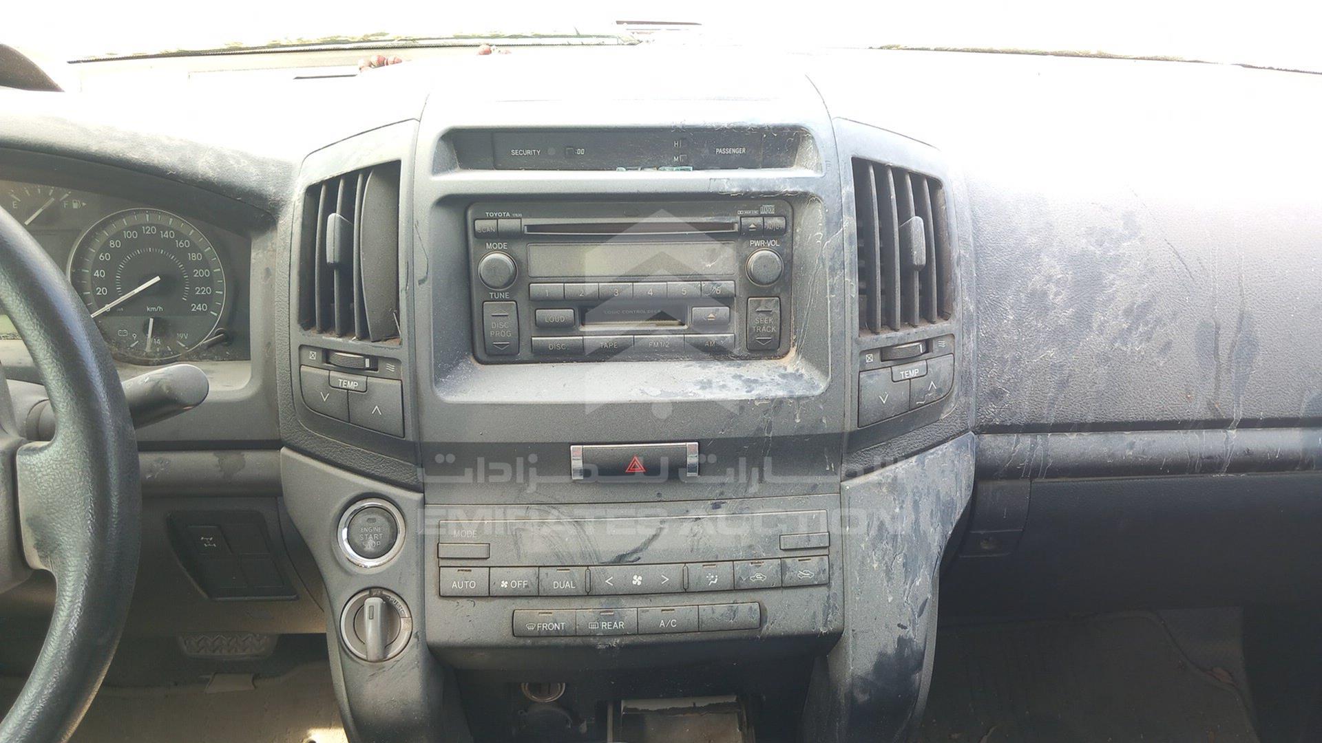 2009 TOYOTA LAND CRUISER VIN: JTMDU09J494018850