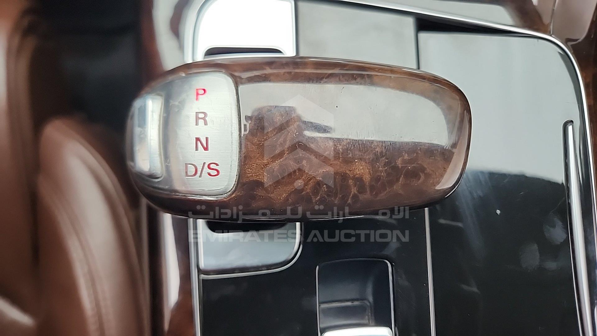 2012 AUDI A8 VIN: WAURVB4H8CN000577