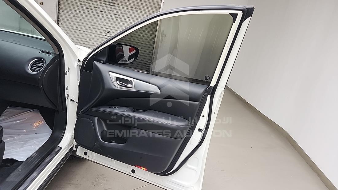 2017 Nissan Pathfinder — Front Right Door — Photo 28