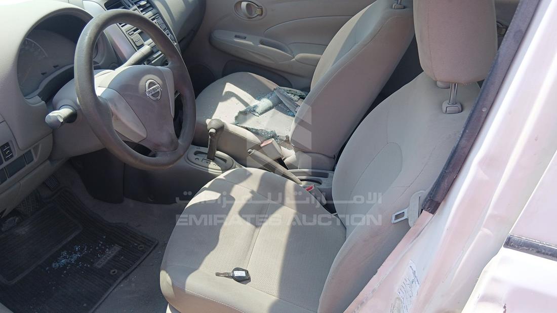 نيسان صني 2018 — زاوية السائق الأمامية اليسرى — صورة 12