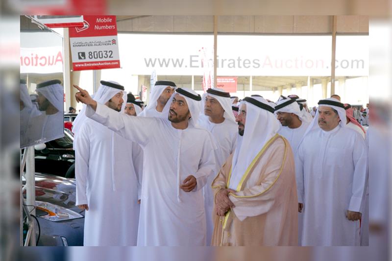 القاسمي يفتتح رسمياً سوق الحراج للسيارات في الشارقة