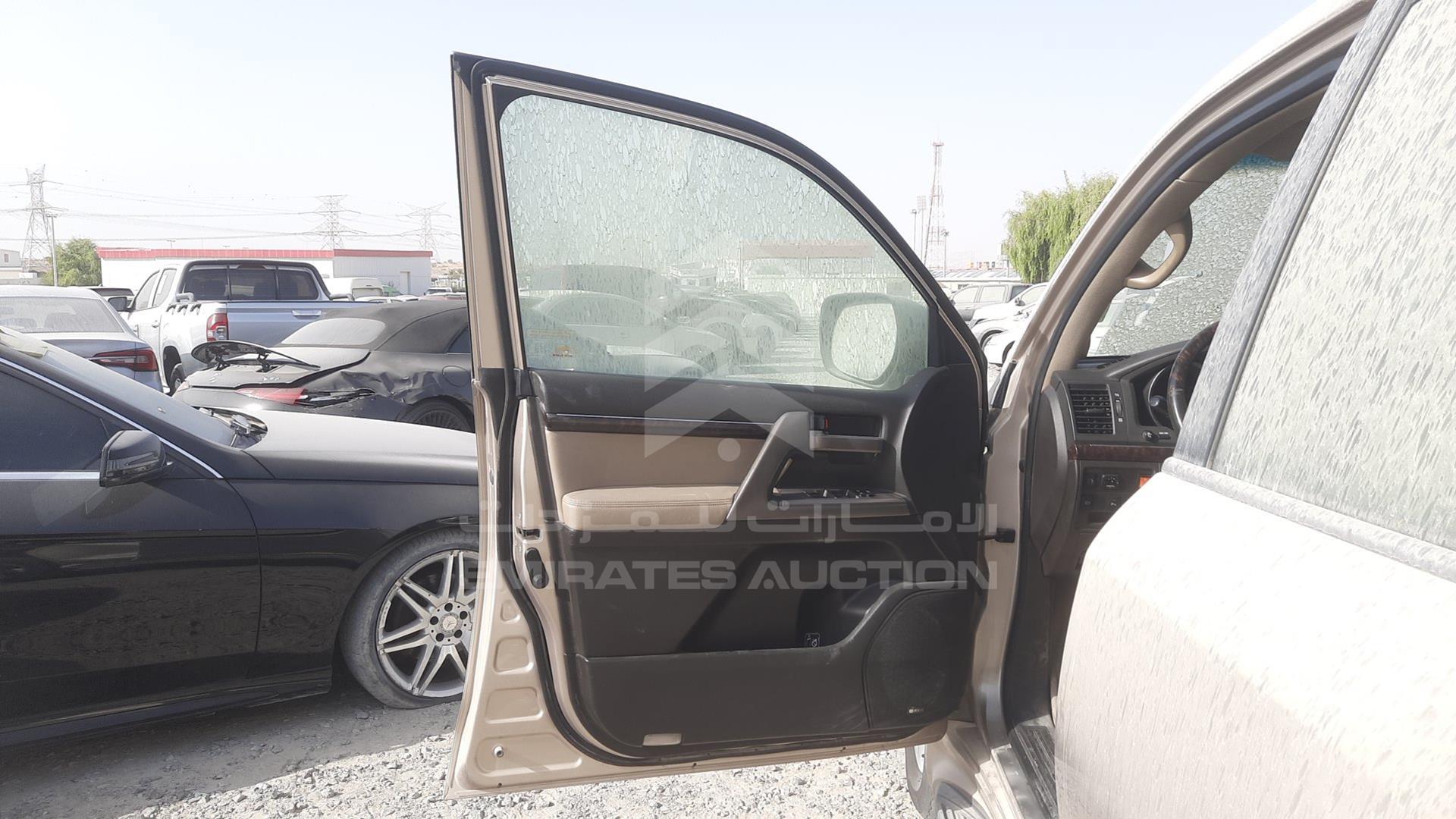 2010 TOYOTA LAND CRUISER VIN: JTMHT05J8A4037075