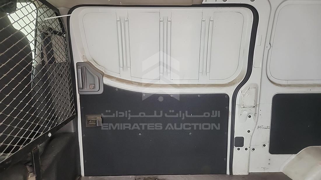 نيسان أورفان 2016 — الباب الخلفي الأيمن — صورة 16