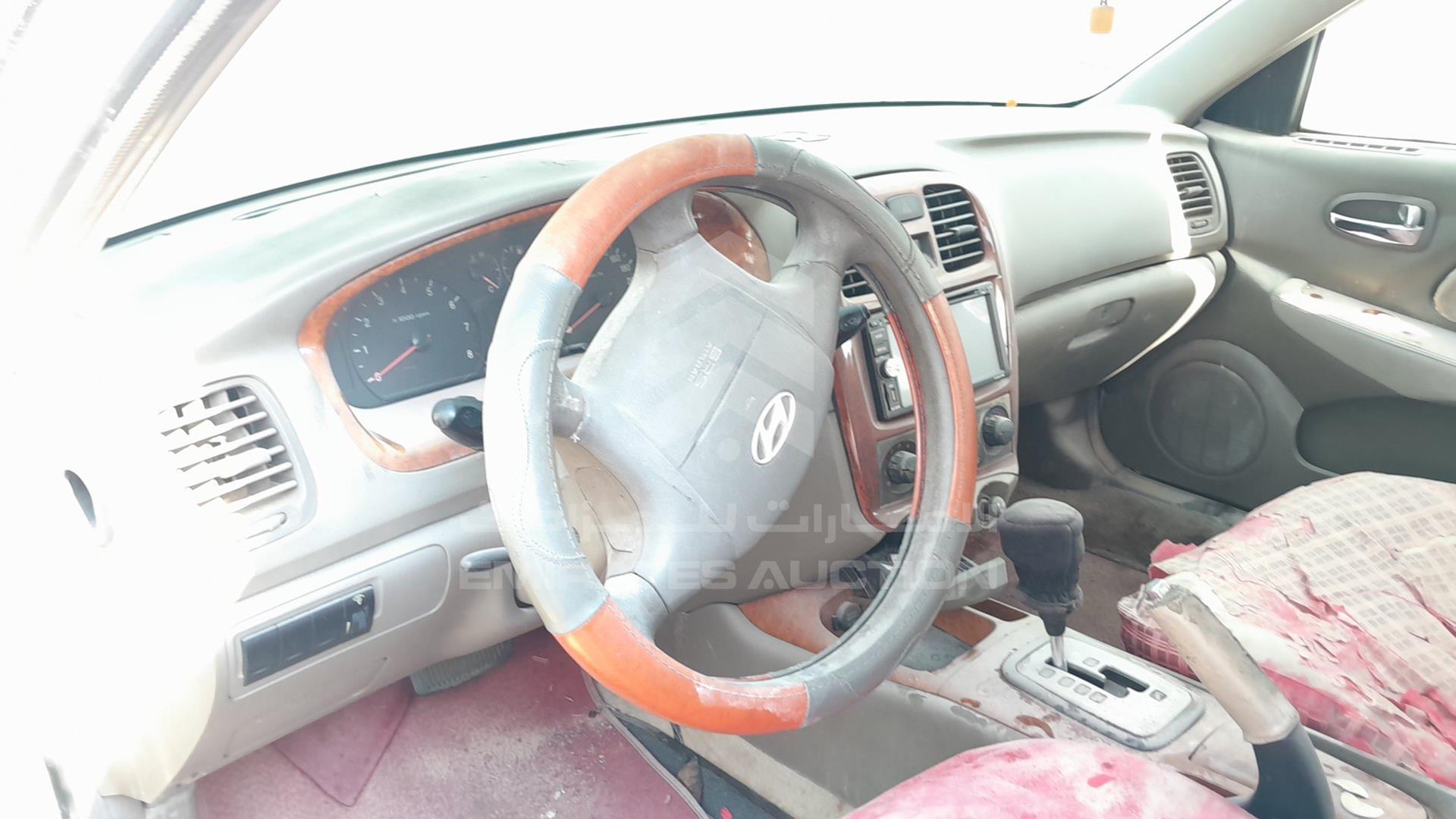 2003 HYUNDAI SONATA VIN: KMHEN41F43A822618