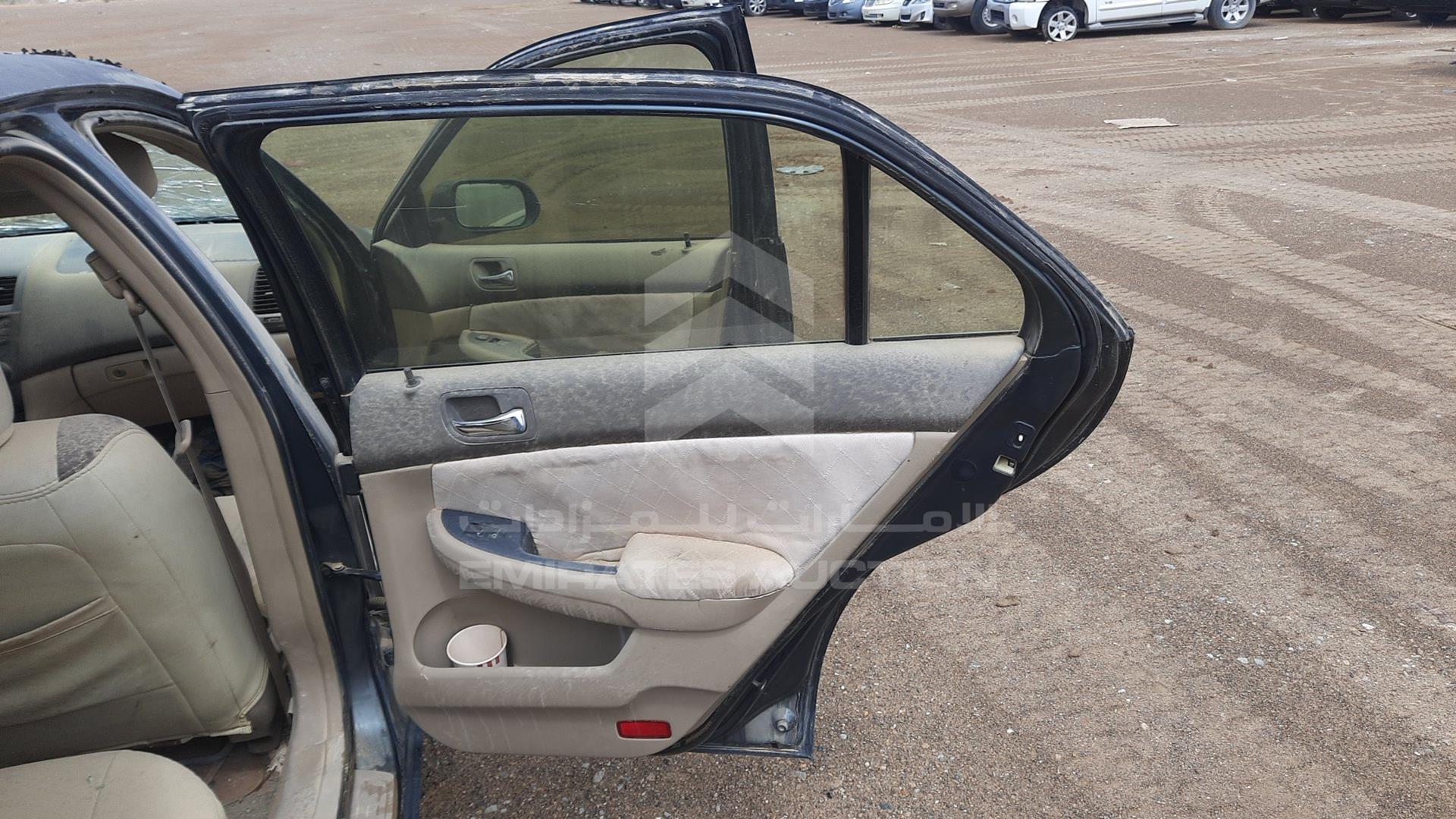 2005 HONDA ACCORD VIN: JHMCM56595C400192