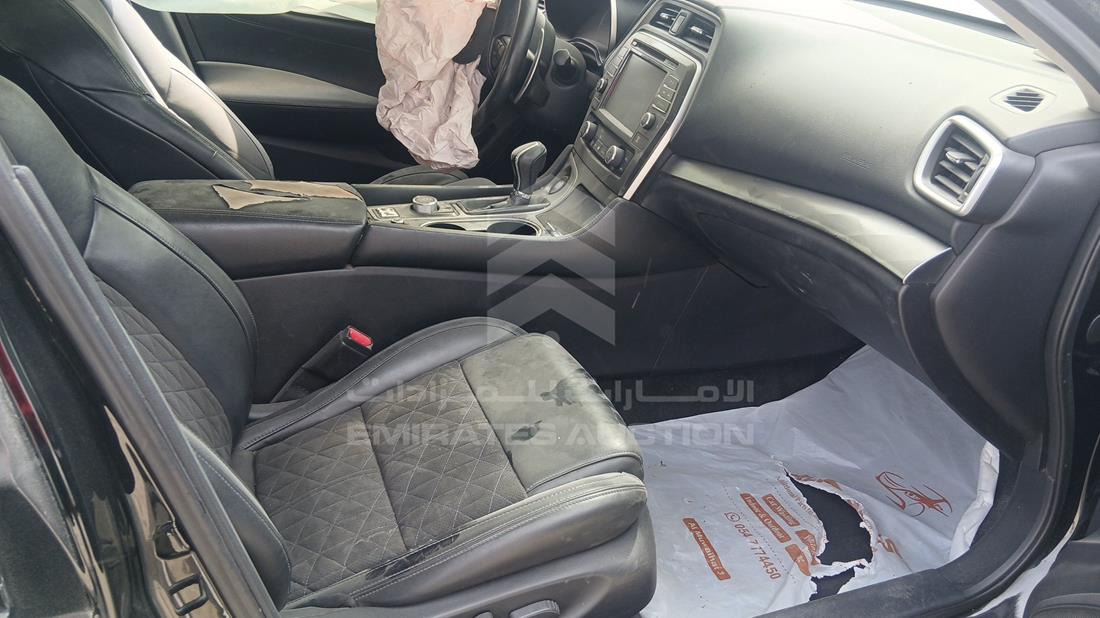 2017 Nissan Maxima — Front Right Passenger Seat View — Photo 23