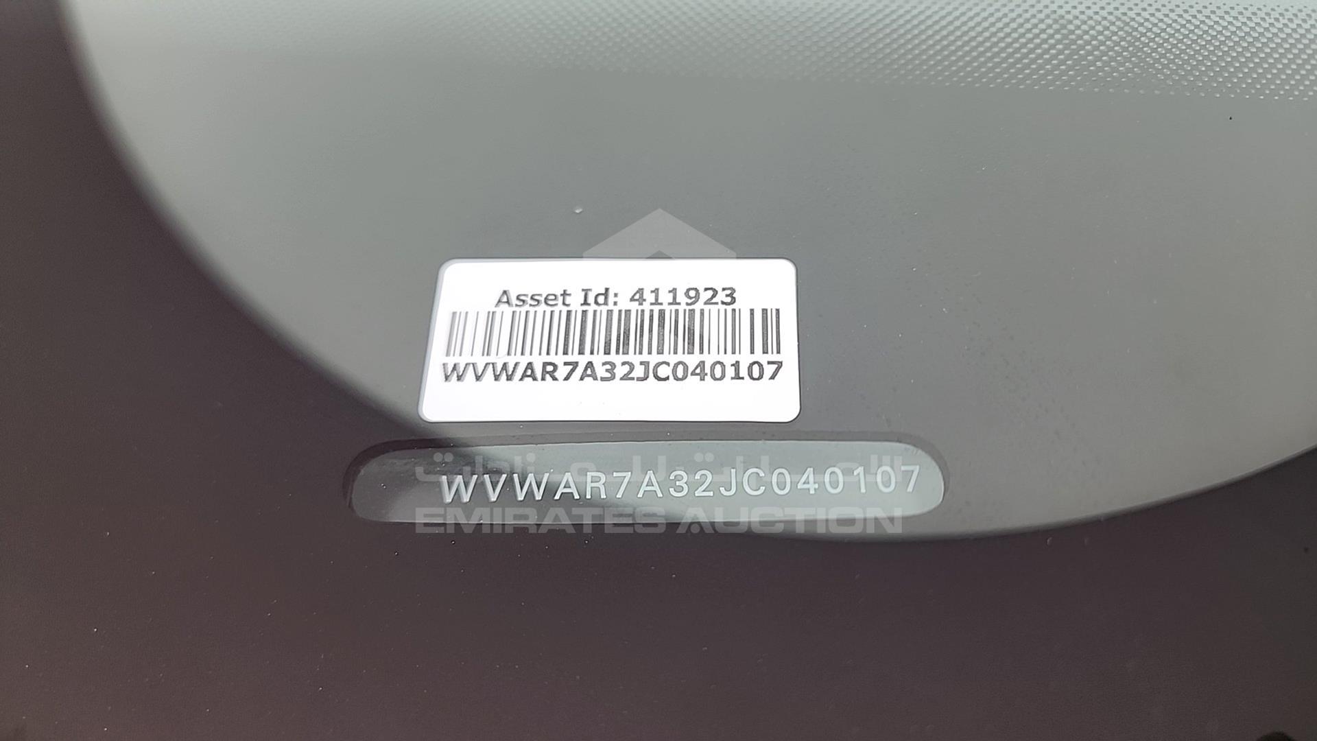 2018 VOLKSWAGEN PASSAT VIN: WVWAR7A32JC040107