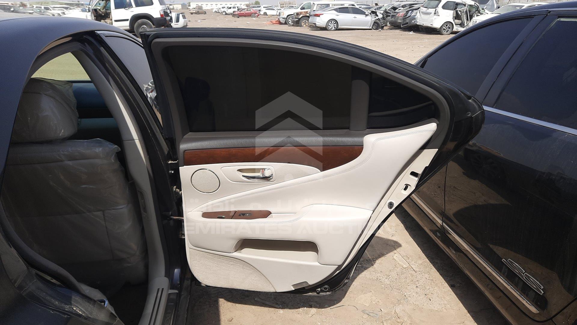 2010 LEXUS LS 460 VIN: JTHCL5EF4A5004943