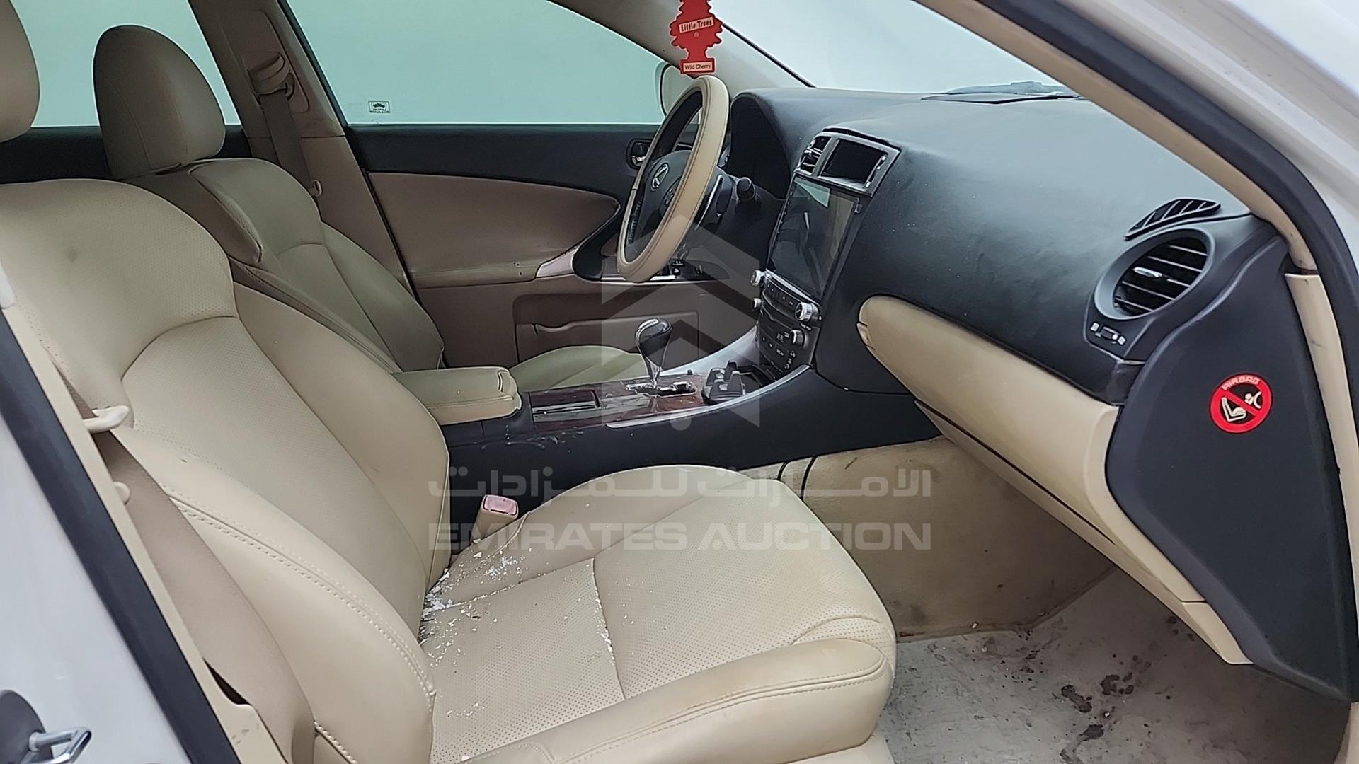 2007 LEXUS --- VIN: JTHBG262X72001369
