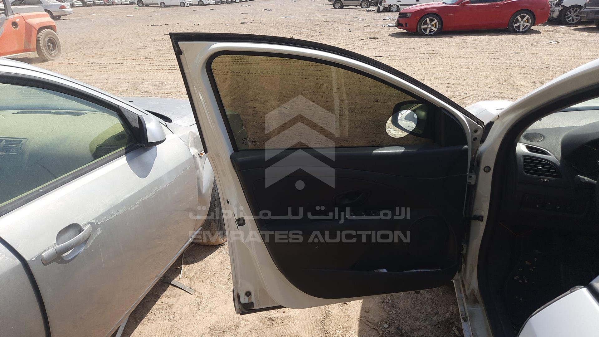 2015 RENAULT FLUENCE VIN: VF1LZL260FC288467