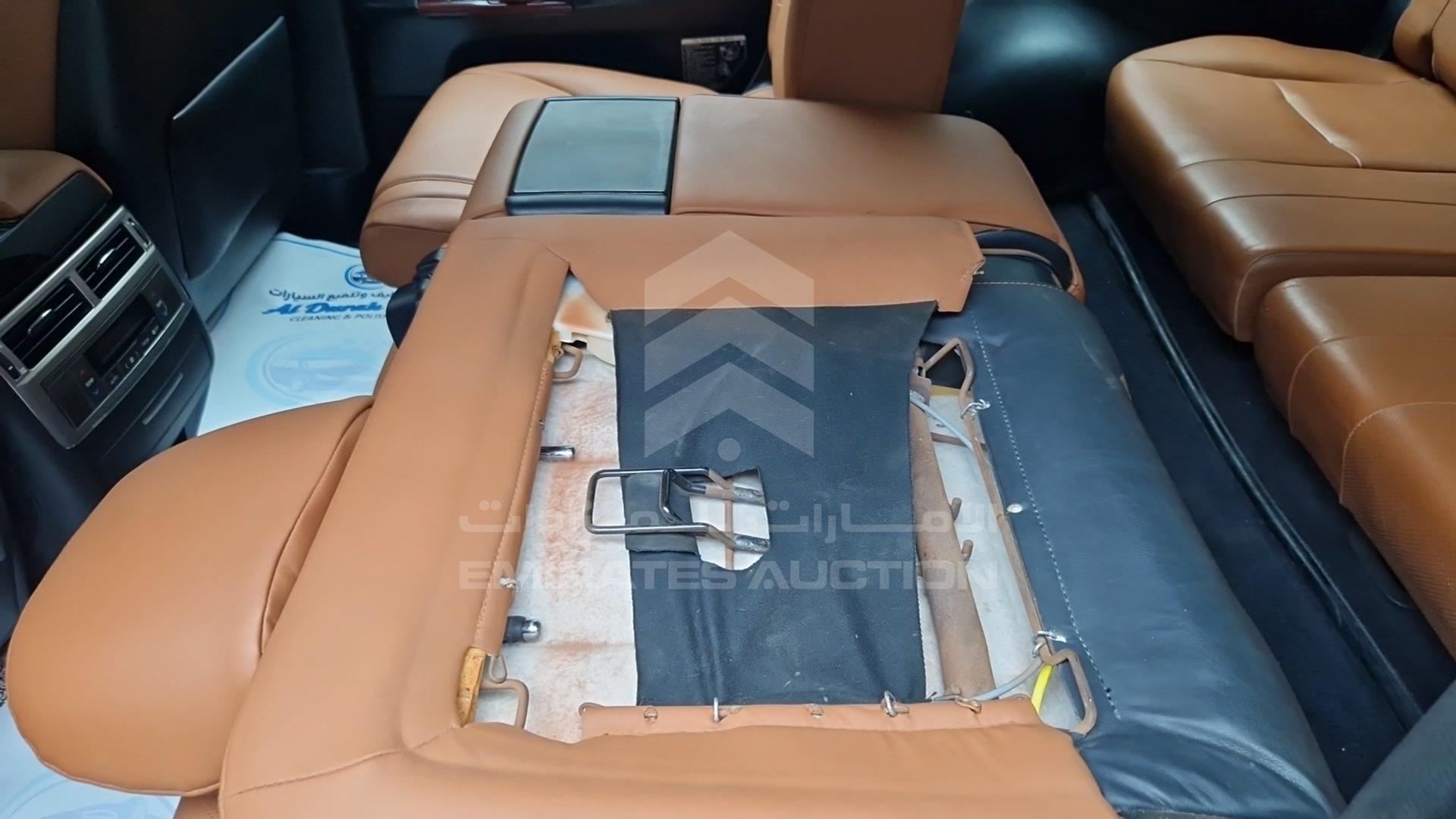 2014 LEXUS LX 570 VIN: JTJHY00W2E4145215