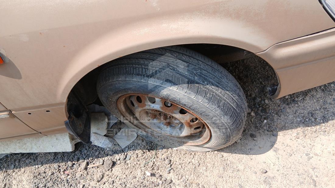 2000 Toyota Camry — Front Right Tyre — Photo 28