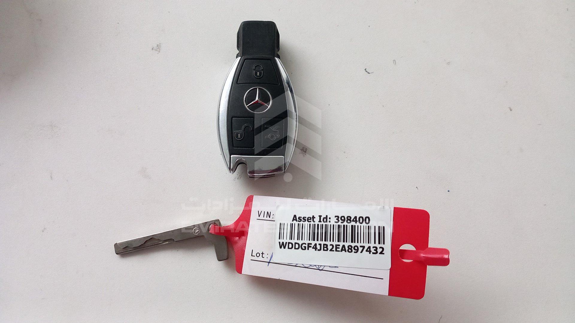 2014 MERCEDES C 200 VIN: WDDGF4JB2EA897432
