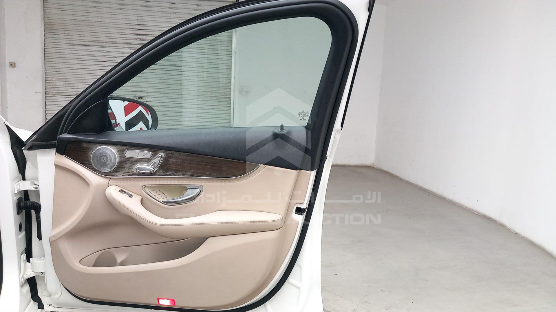 2019 MERCEDES C 300 VIN: 55SWF8DBXKU309836
