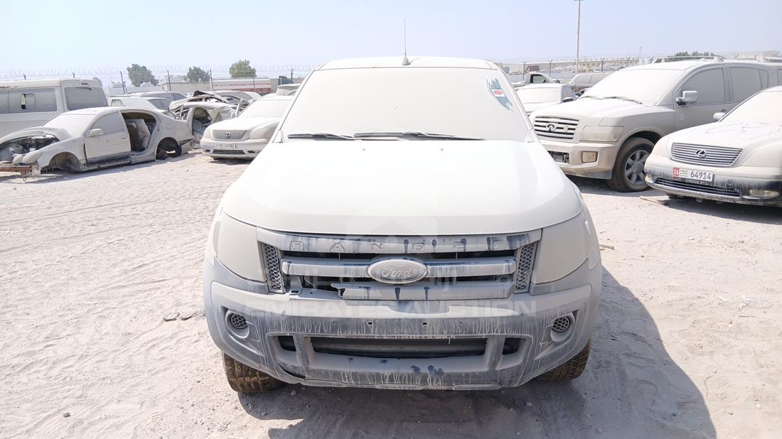 فورد رينجر 2015 — الزاوية الأمامية بالكامل — صورة 1