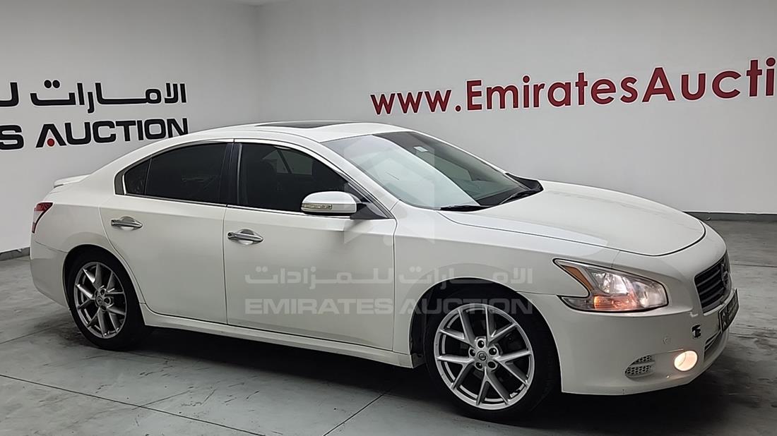 2010 Nissan Maxima — Front Right Angle — Photo 9