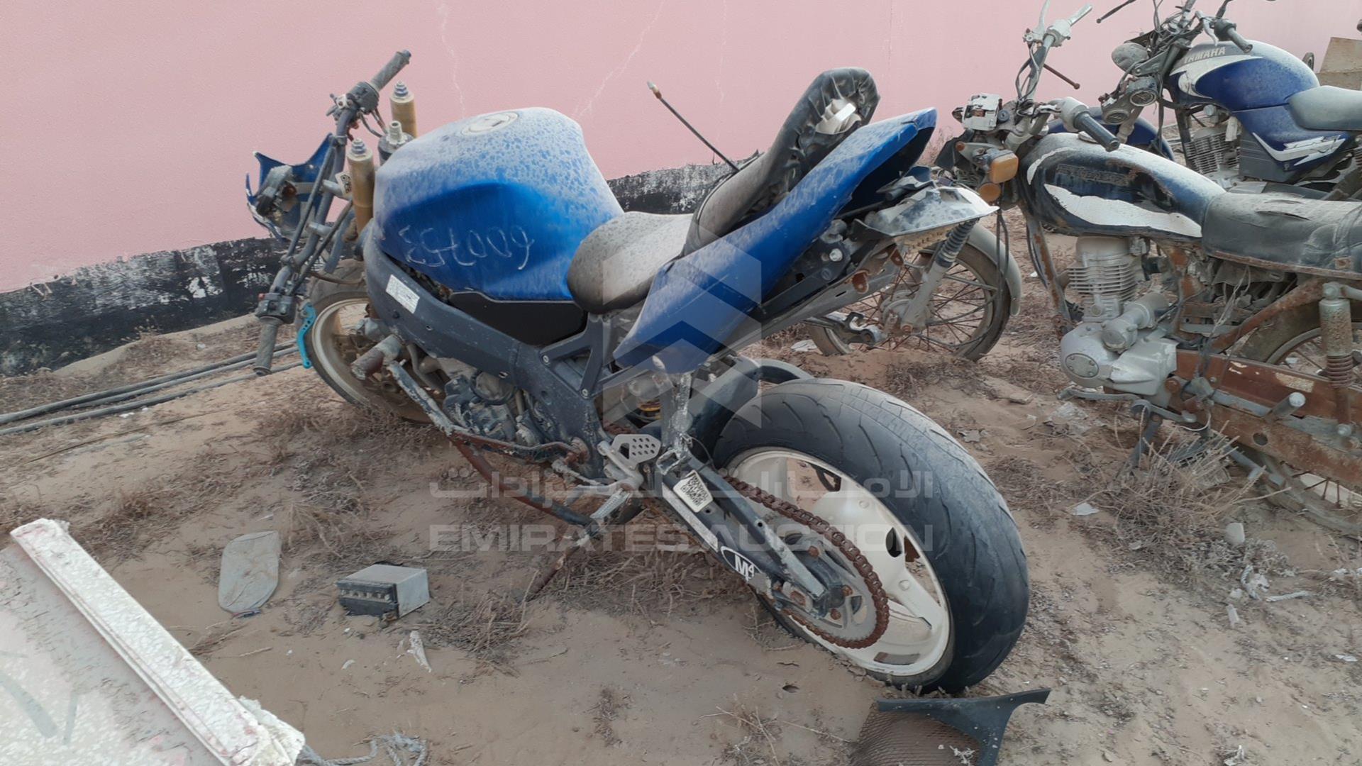 0 SUZUKI MOTORBIKE VIN: JS1B3111100106302