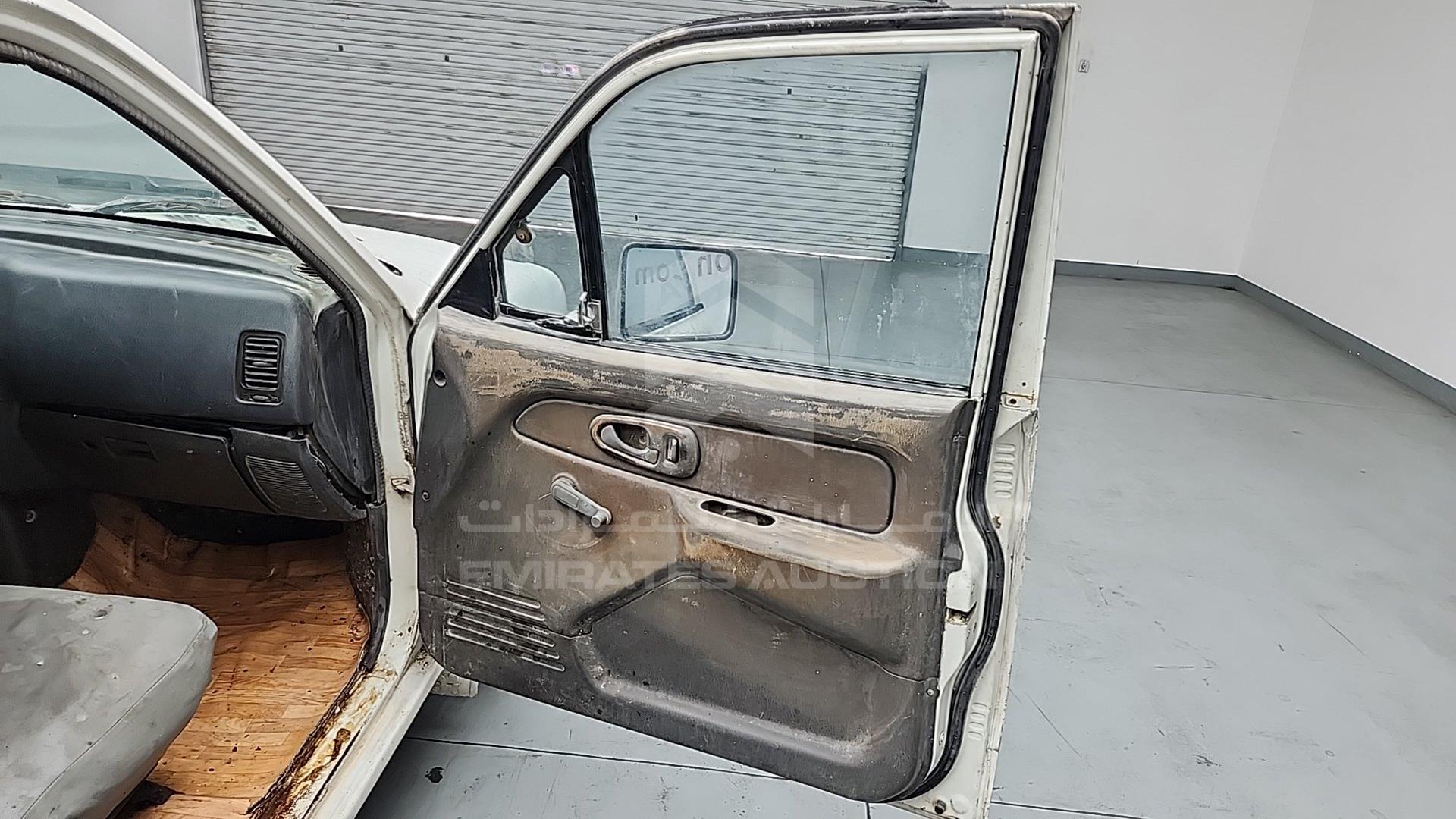 1998 MITSUBISHI L 200 VIN: MMBJNK640WD062214