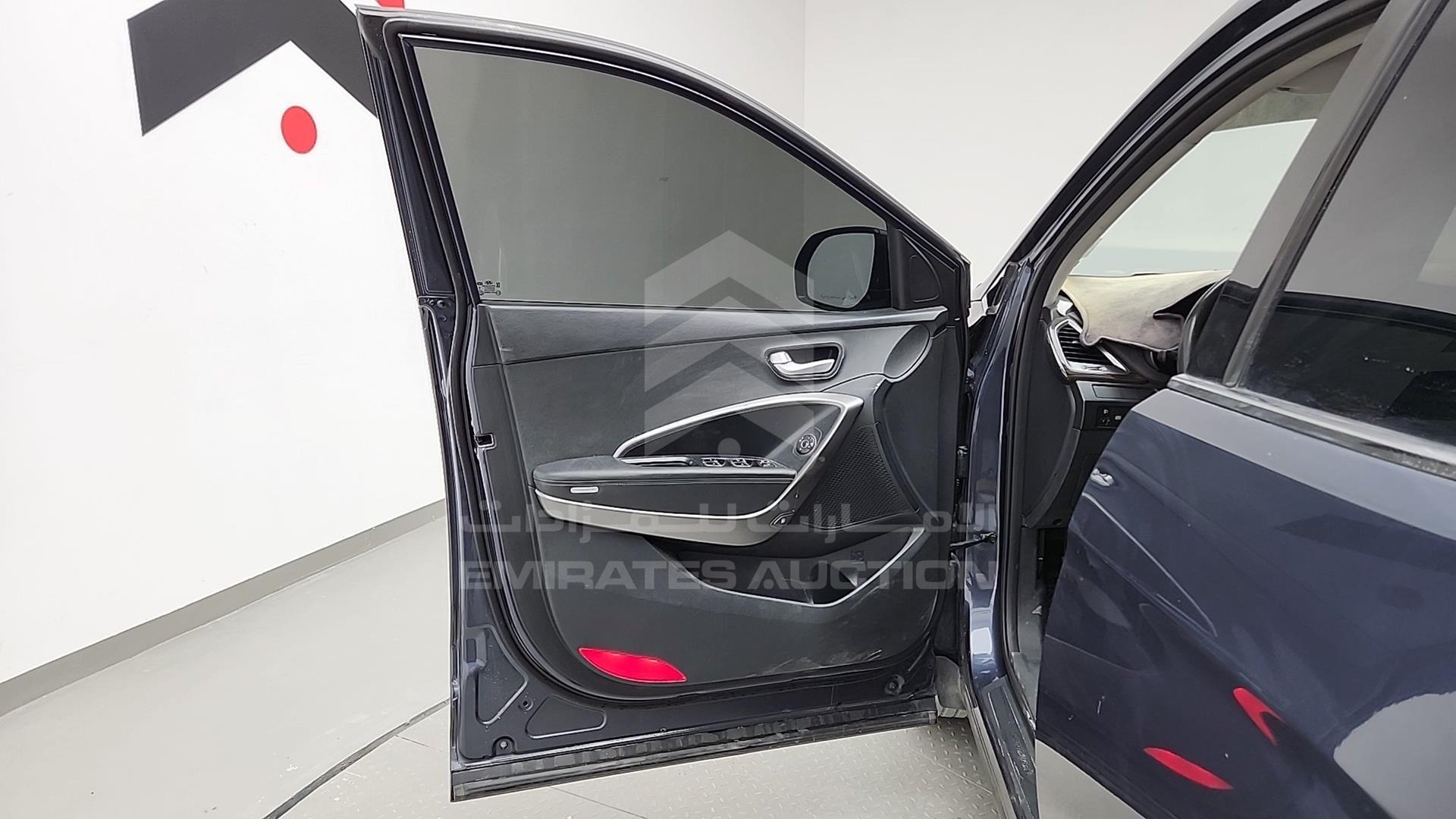 2016 HYUNDAI SANTA FE VIN: KMHST81C2GU488227