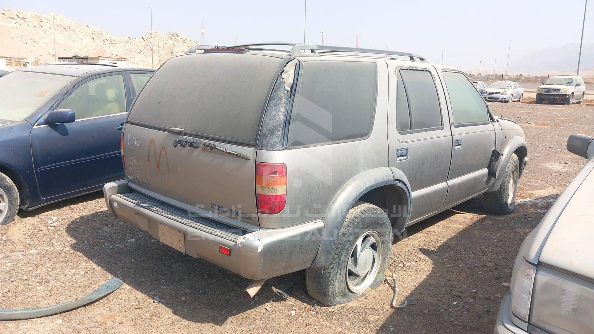 1998 CHEVROLET BLAZER VIN: 1GNDT13W7WK202143