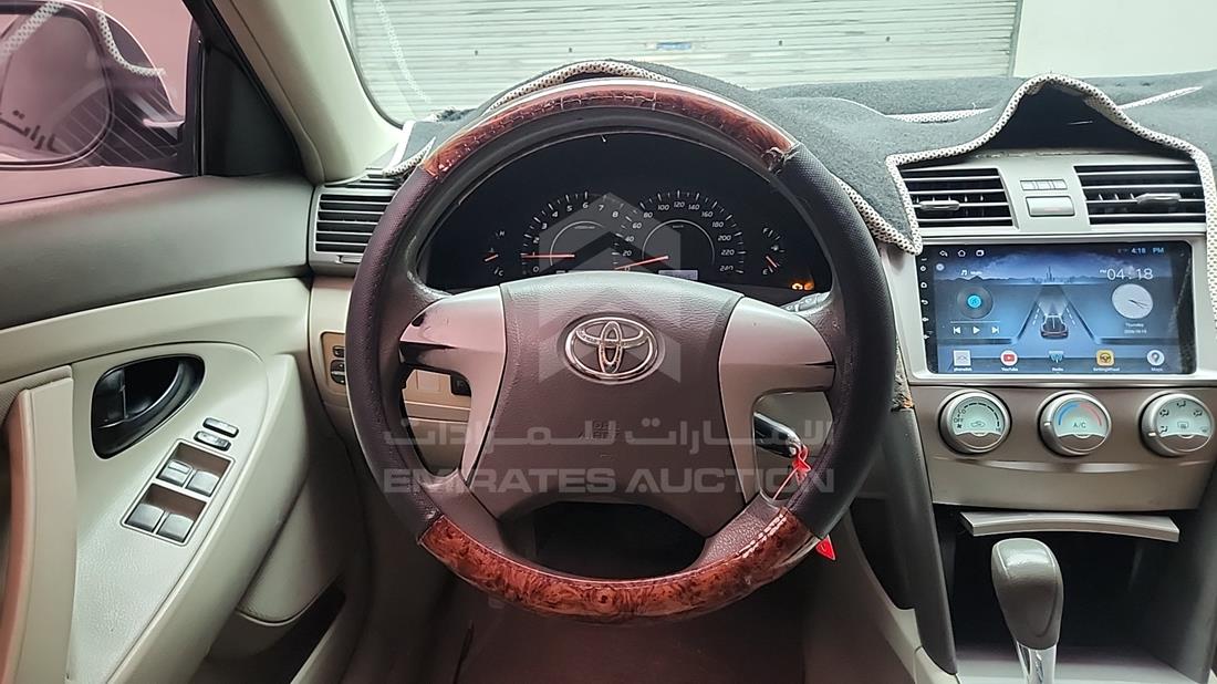 2010 Toyota Camry — Steering & Mounted Controls — Photo 14
