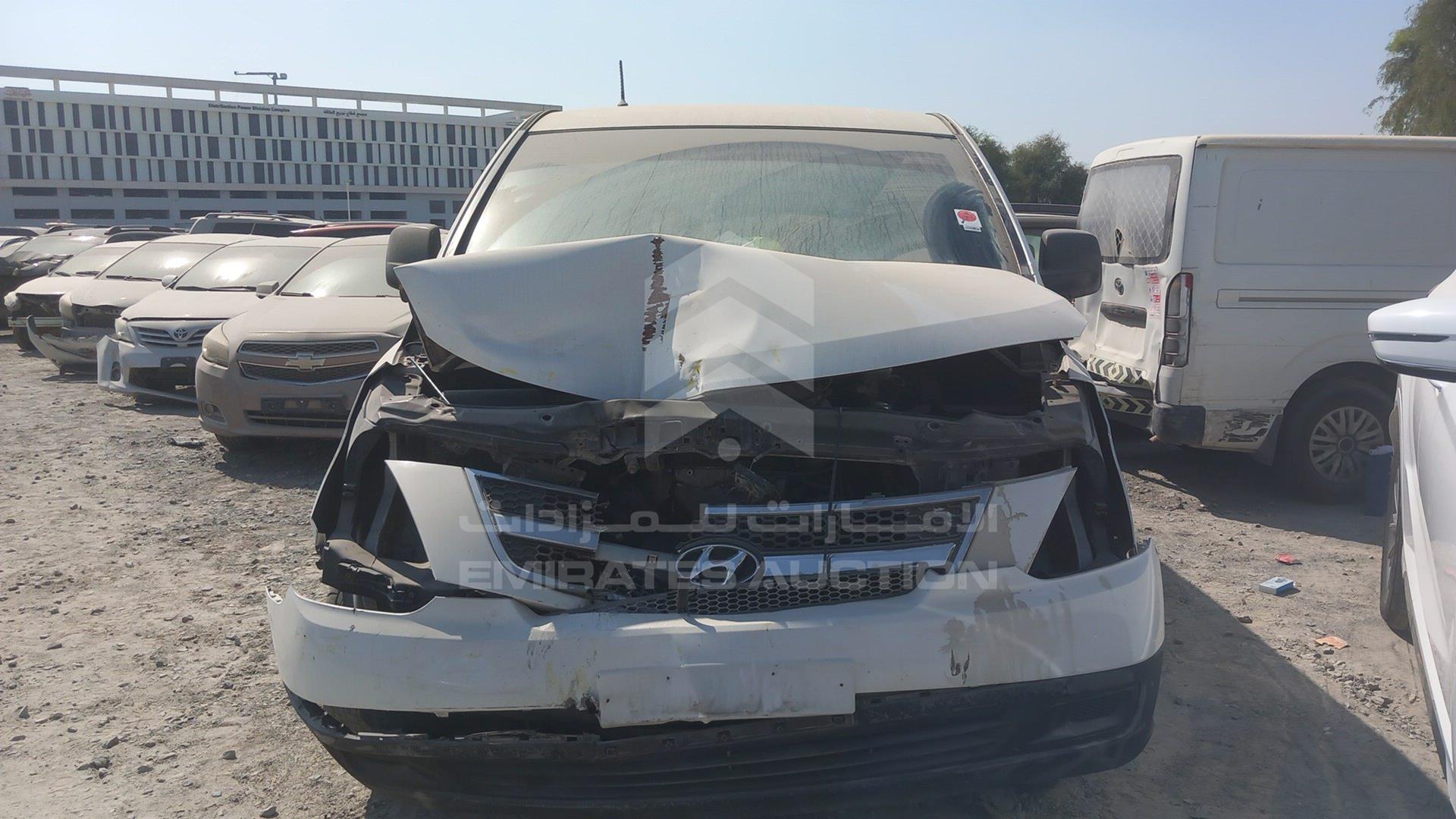 2015 HYUNDAI H1 VIN: KMHWG81R3FU643795