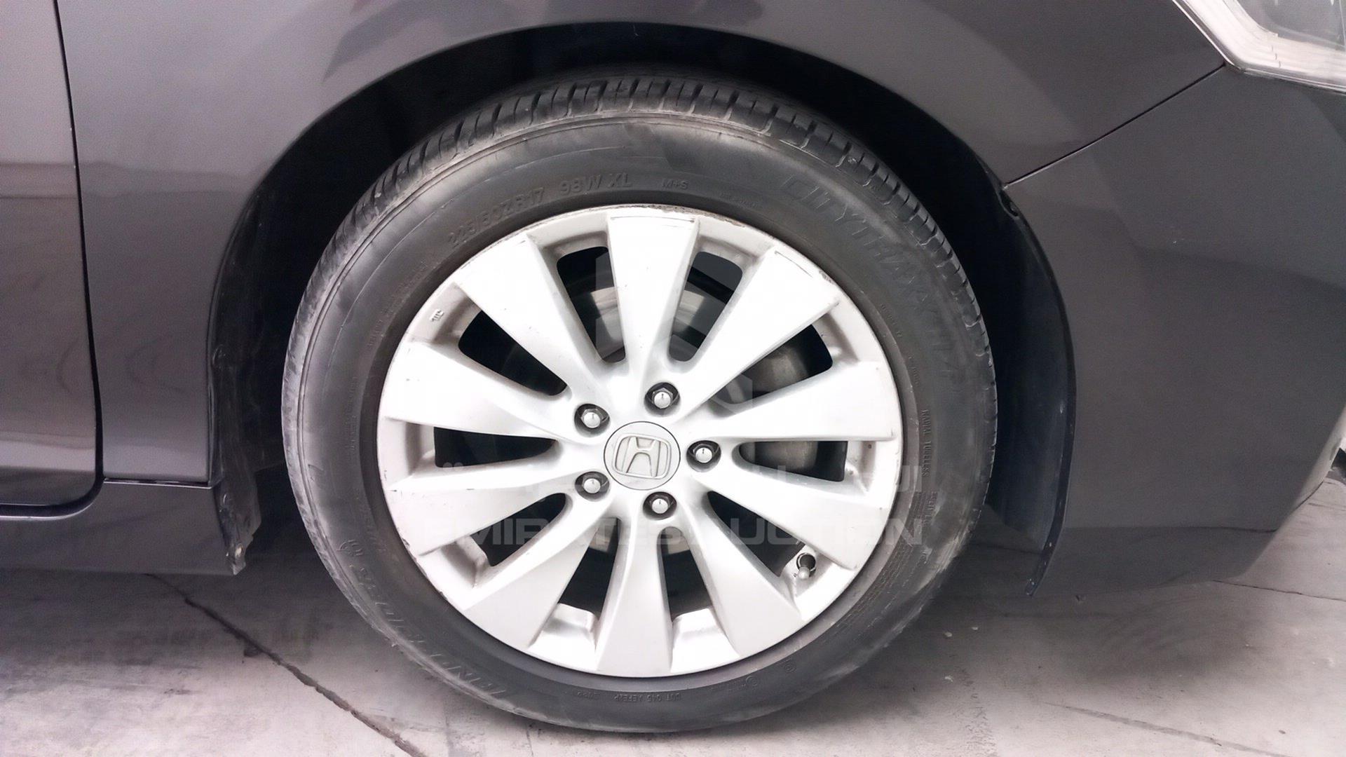 2016 HONDA ACCORD VIN: LUCCR2668G3407434