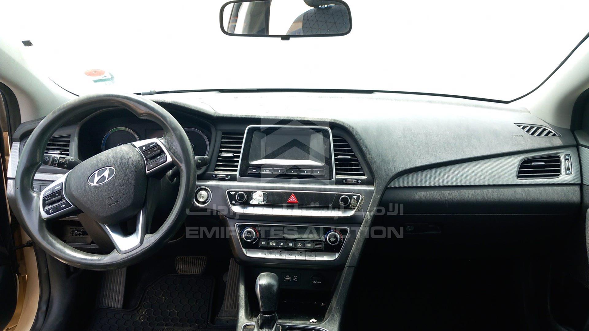 2019 HYUNDAI SONATA VIN: KMHE24132KA092933