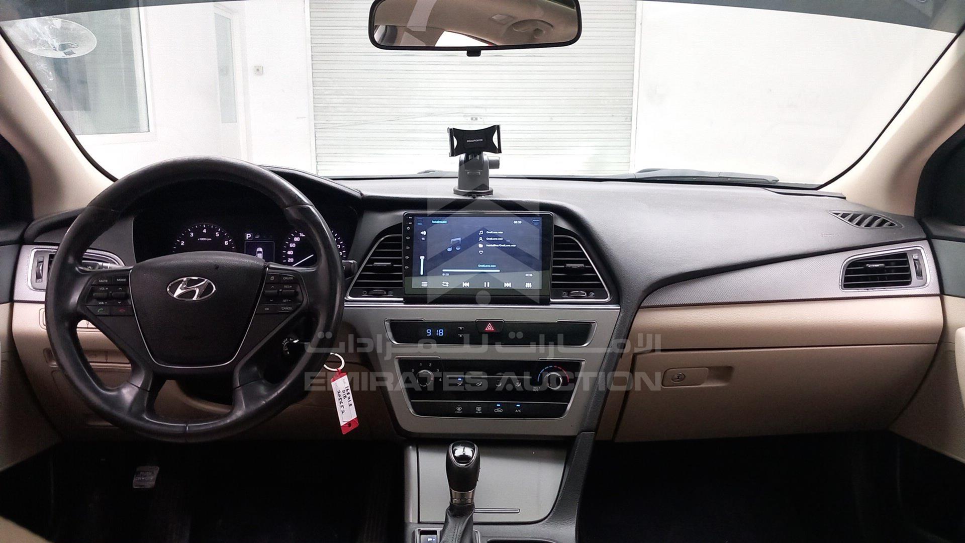 2016 HYUNDAI SONATA VIN: KMHE241G6GA168213