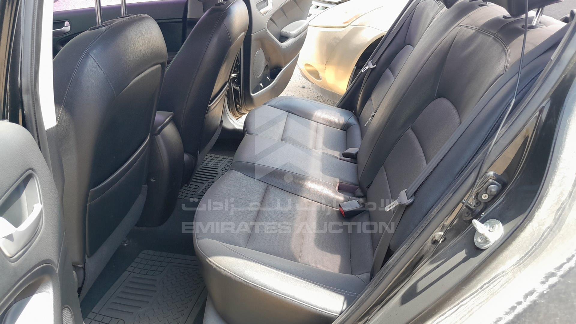 2013 KIA CERATO VIN: KNAFJ412BDA044067