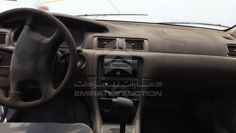 VIN: 6T153SK20WX351371 Auction: EmiratesAuction Lot: 343695 6T153SK20WX351371 Toyota Camry 1998 GREEN Photo 13