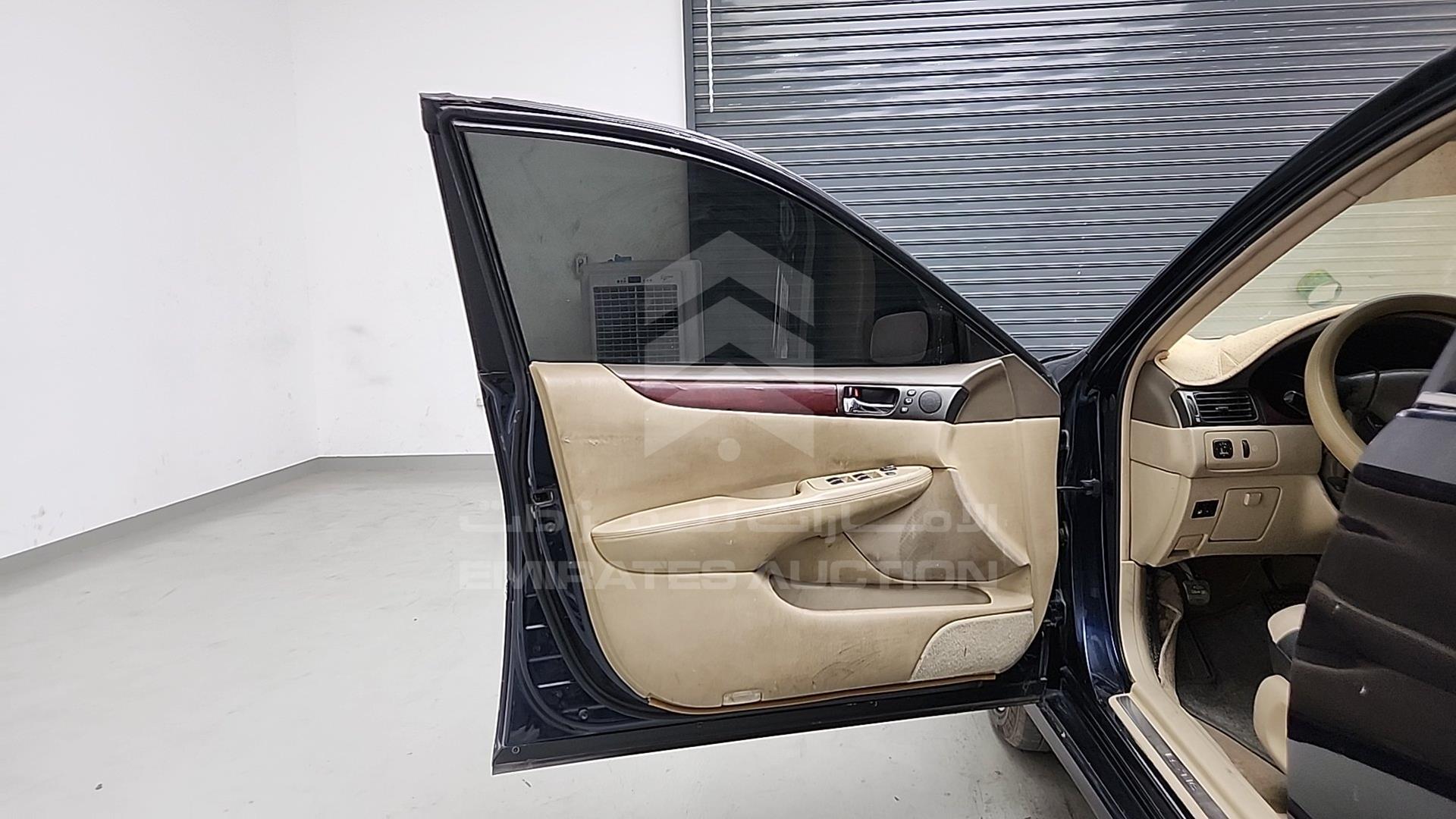 2003 LEXUS ES 300 VIN: JTHBF30G130143631