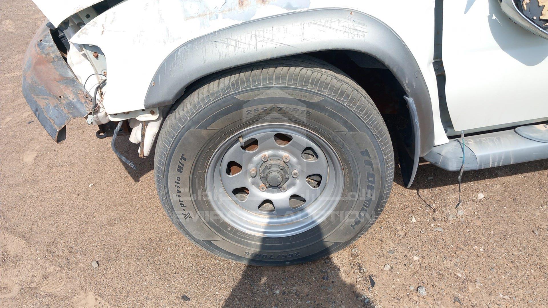 2004 NISSAN PATHFINDER VIN: JN8DR05Y24W702446