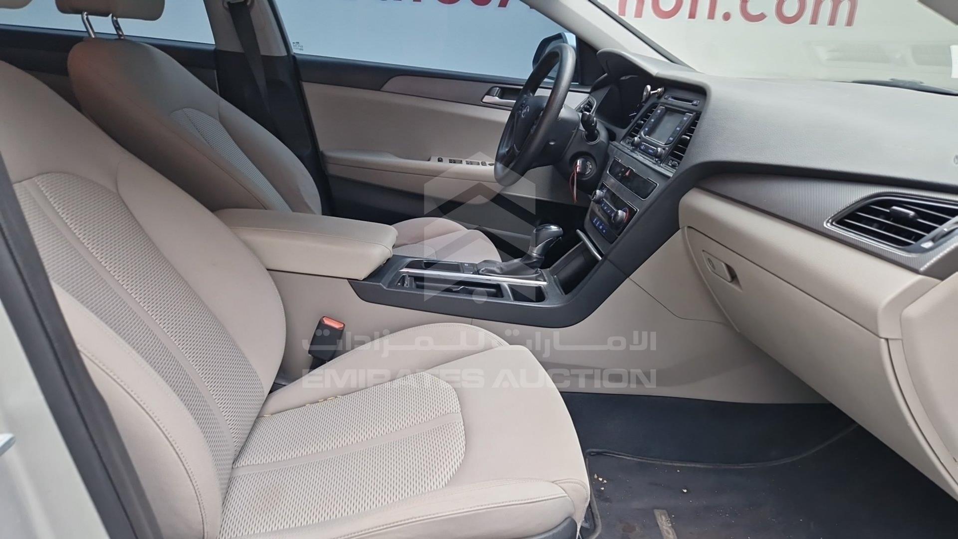 2016 HYUNDAI SONATA VIN: KMHE241G9GA207828