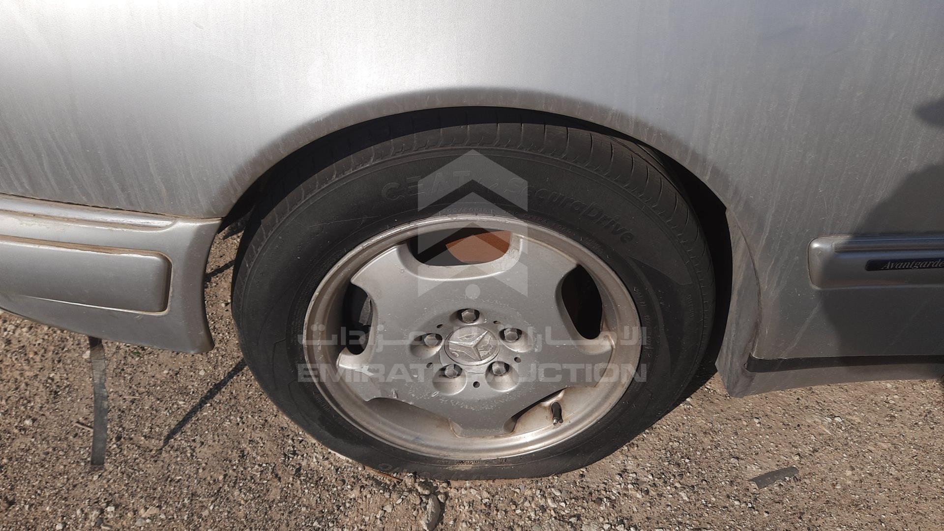 0 MERCEDES E 320 VIN: WDB2102651A540046