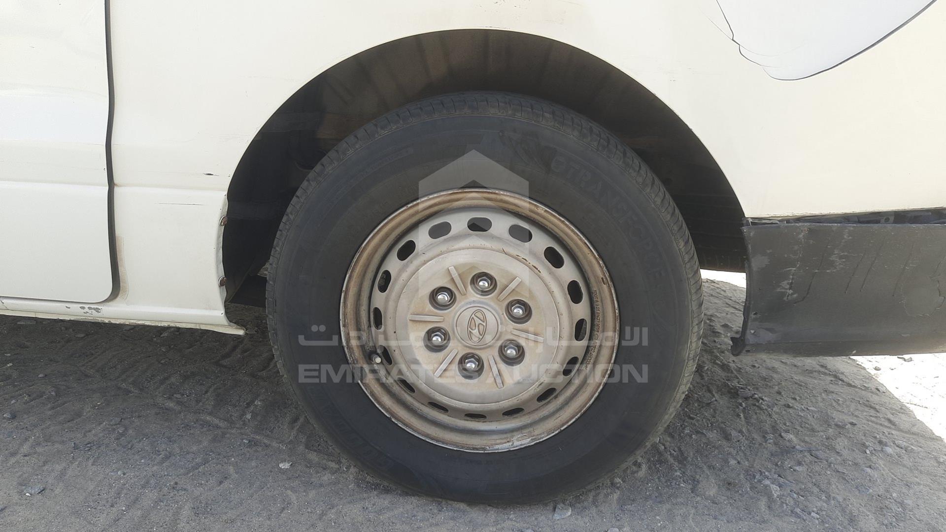 2012 HYUNDAI H1 VIN: KMJWA37R6CU402156